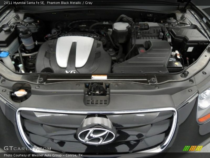 Phantom Black Metallic / Gray 2011 Hyundai Santa Fe SE