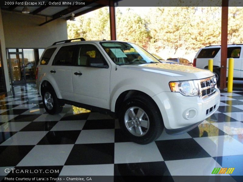 Oxford White / Stone 2009 Ford Escape XLT