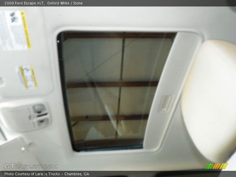 Oxford White / Stone 2009 Ford Escape XLT