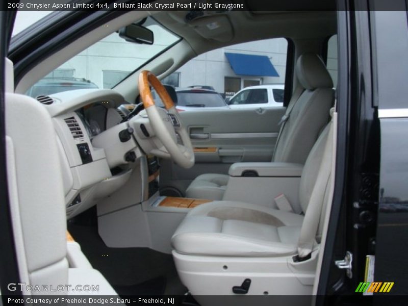 Front Seat of 2009 Aspen Limited 4x4