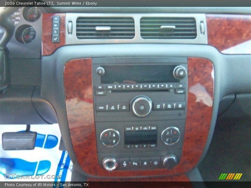 Summit White / Ebony 2009 Chevrolet Tahoe LTZ