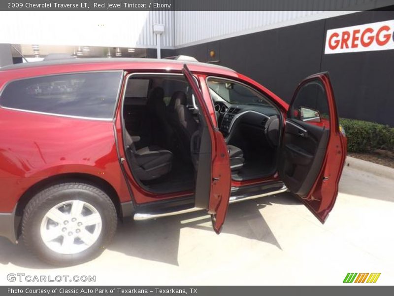 Red Jewel Tintcoat / Ebony 2009 Chevrolet Traverse LT