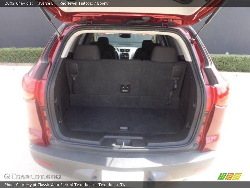 Red Jewel Tintcoat / Ebony 2009 Chevrolet Traverse LT
