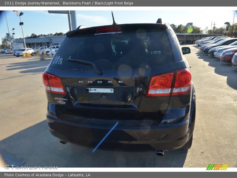 Blackberry Pearl / Black/Light Frost Beige 2011 Dodge Journey Mainstreet