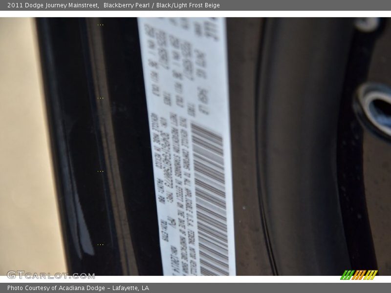 Blackberry Pearl / Black/Light Frost Beige 2011 Dodge Journey Mainstreet