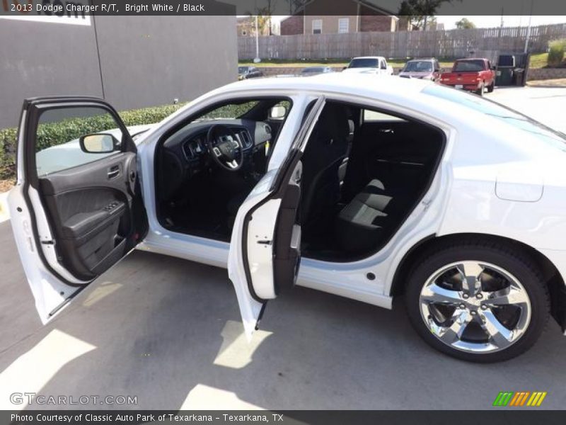 Bright White / Black 2013 Dodge Charger R/T