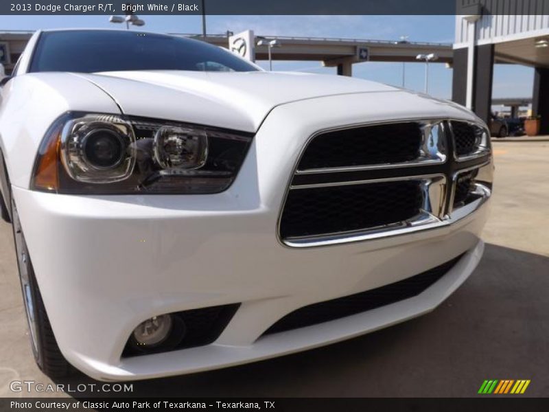 Bright White / Black 2013 Dodge Charger R/T