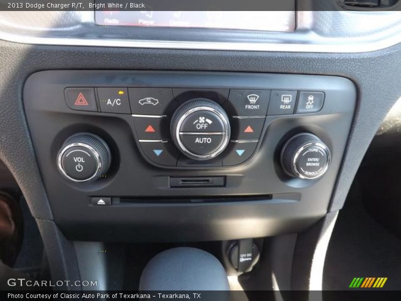Bright White / Black 2013 Dodge Charger R/T