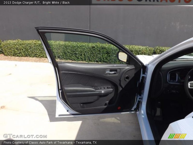 Bright White / Black 2013 Dodge Charger R/T