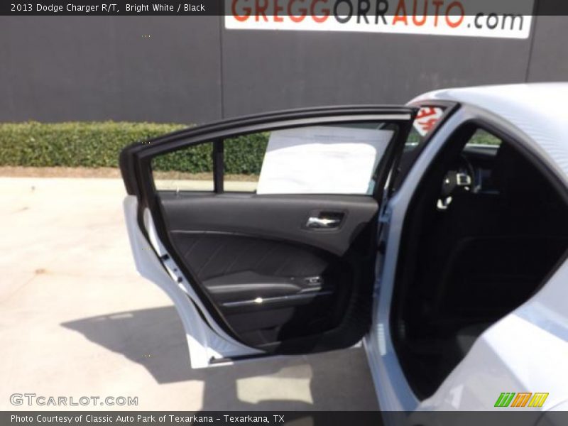 Bright White / Black 2013 Dodge Charger R/T
