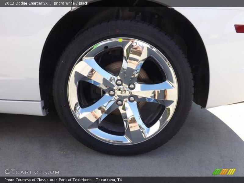 Bright White / Black 2013 Dodge Charger SXT