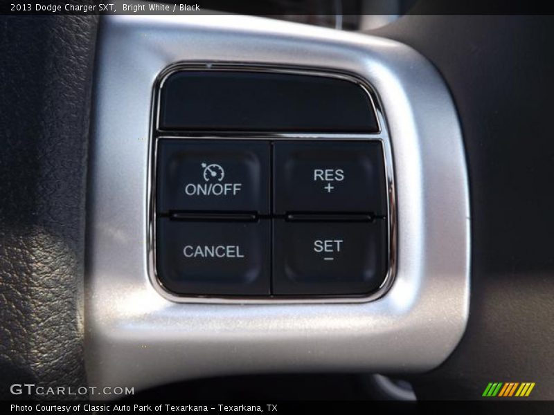 Bright White / Black 2013 Dodge Charger SXT