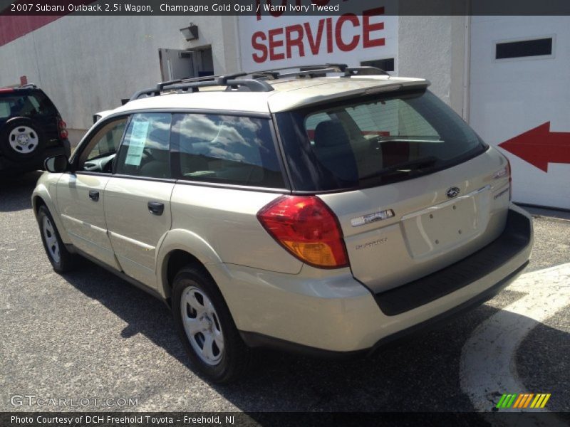 Champagne Gold Opal / Warm Ivory Tweed 2007 Subaru Outback 2.5i Wagon