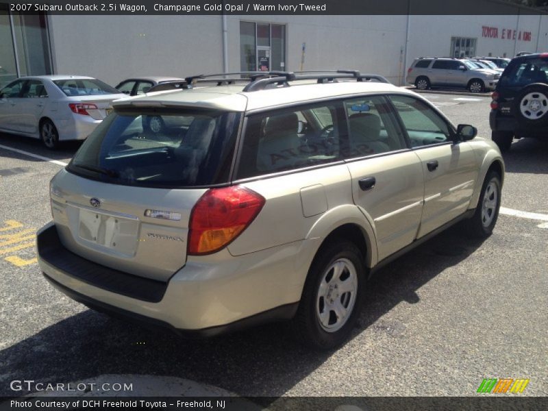 Champagne Gold Opal / Warm Ivory Tweed 2007 Subaru Outback 2.5i Wagon