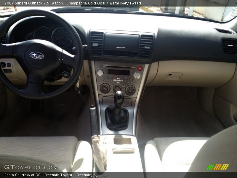 Champagne Gold Opal / Warm Ivory Tweed 2007 Subaru Outback 2.5i Wagon