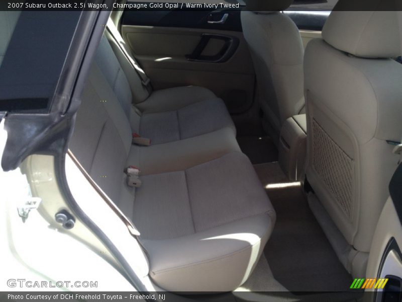 Champagne Gold Opal / Warm Ivory Tweed 2007 Subaru Outback 2.5i Wagon
