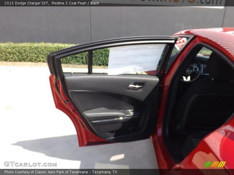 Redline 3 Coat Pearl / Black 2013 Dodge Charger SXT