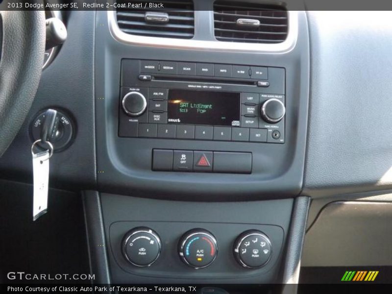 Redline 2-Coat Pearl / Black 2013 Dodge Avenger SE