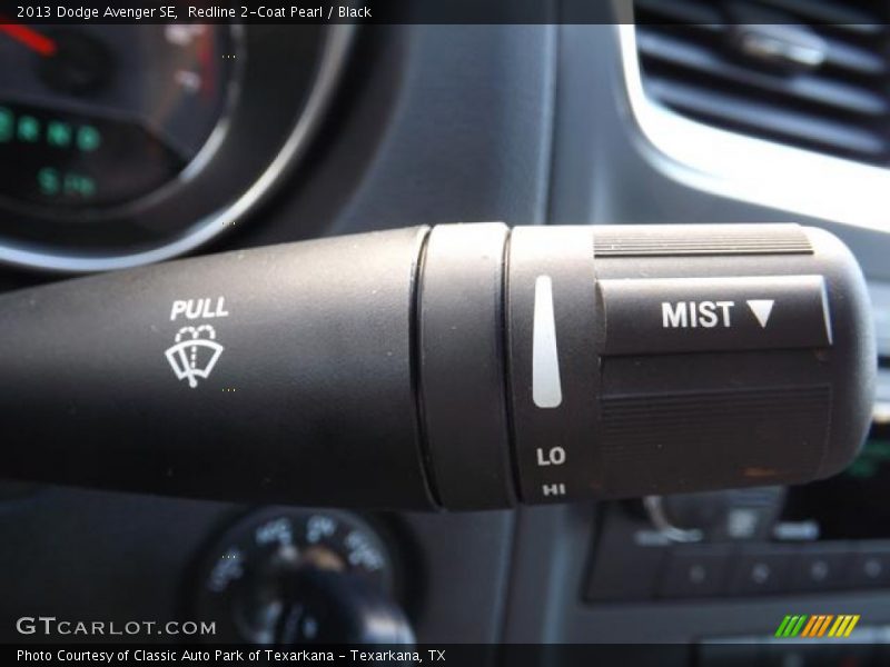 Redline 2-Coat Pearl / Black 2013 Dodge Avenger SE