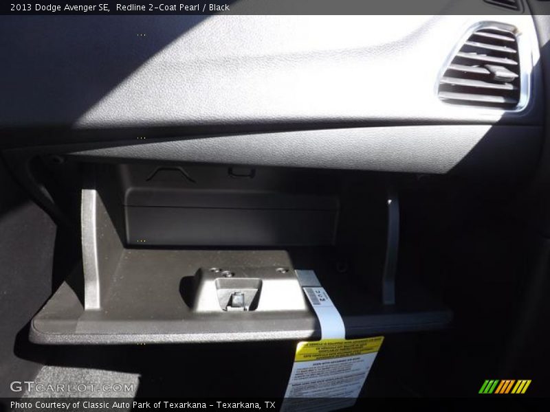 Redline 2-Coat Pearl / Black 2013 Dodge Avenger SE