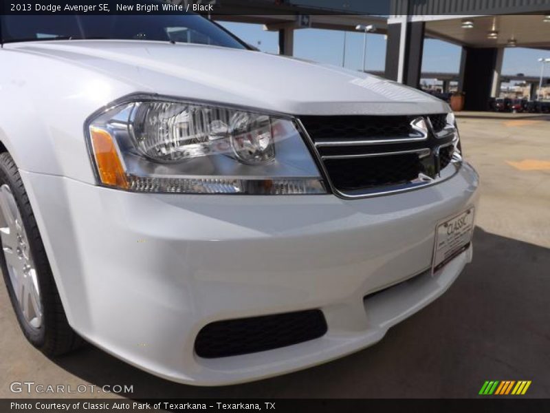 New Bright White / Black 2013 Dodge Avenger SE