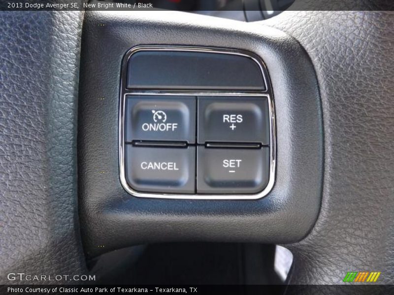 New Bright White / Black 2013 Dodge Avenger SE