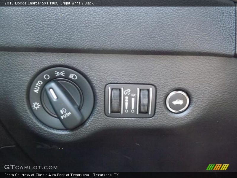 Bright White / Black 2013 Dodge Charger SXT Plus
