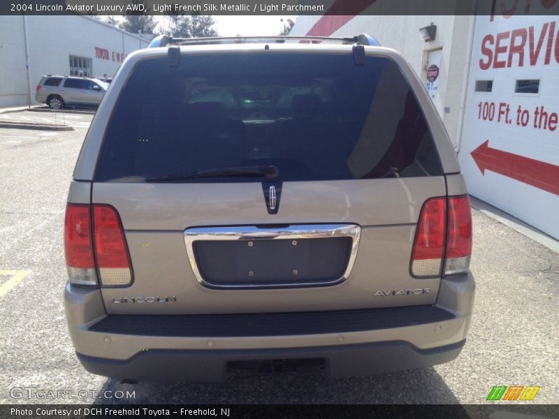 Light French Silk Metallic / Light Parchment 2004 Lincoln Aviator Luxury AWD