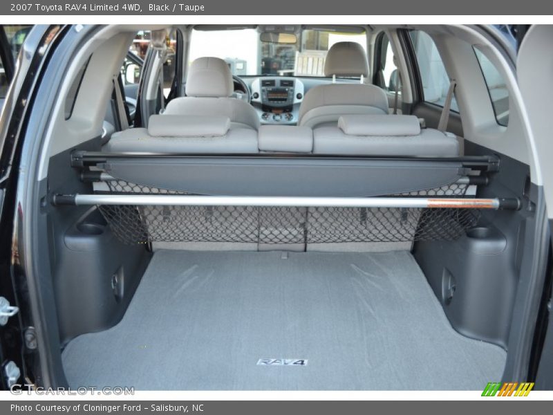  2007 RAV4 Limited 4WD Trunk