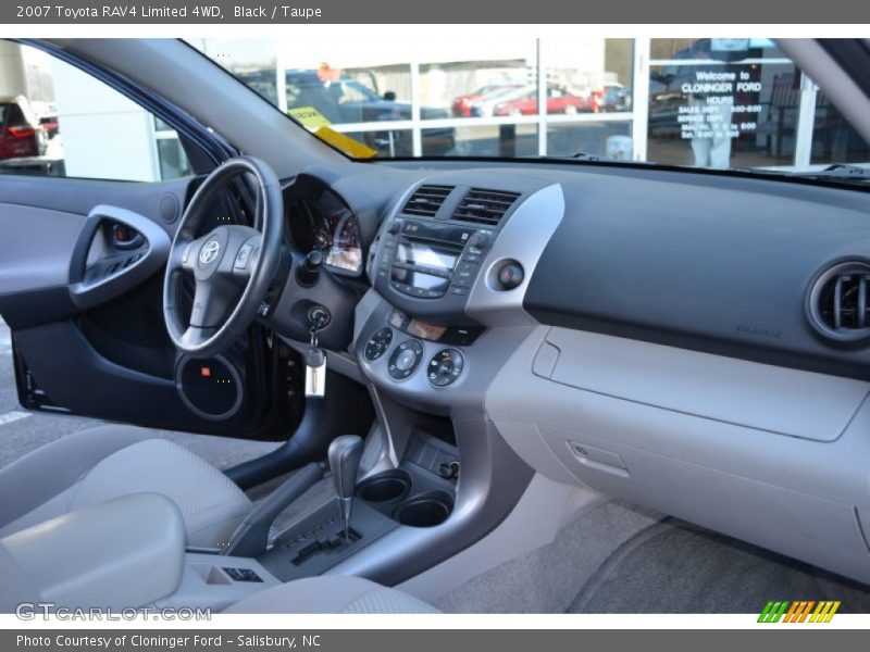 Dashboard of 2007 RAV4 Limited 4WD