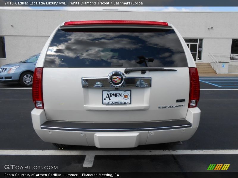 White Diamond Tricoat / Cashmere/Cocoa 2013 Cadillac Escalade Luxury AWD