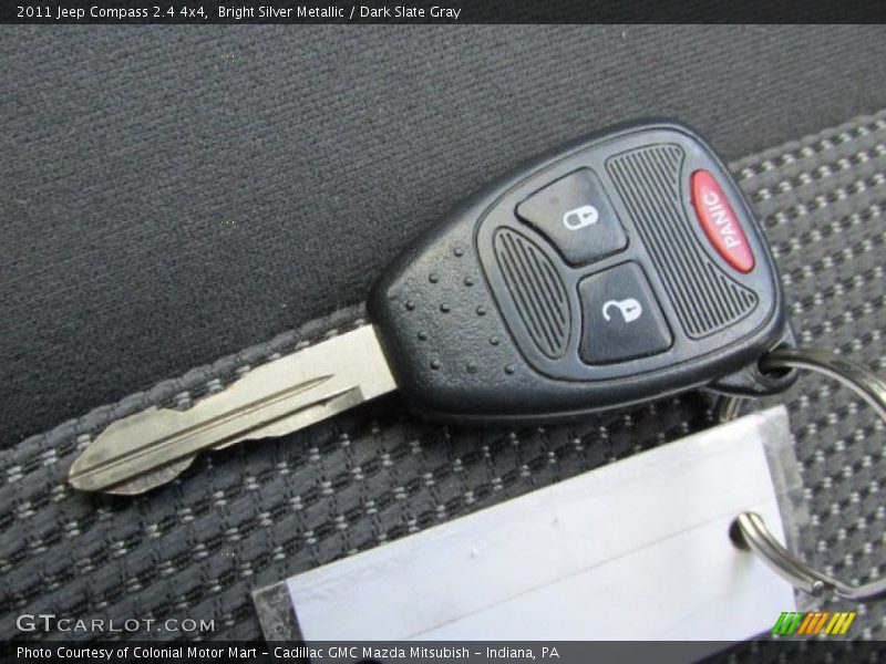 Bright Silver Metallic / Dark Slate Gray 2011 Jeep Compass 2.4 4x4