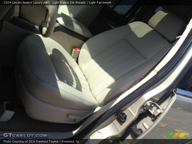 Light French Silk Metallic / Light Parchment 2004 Lincoln Aviator Luxury AWD