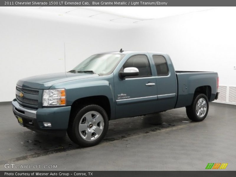 Front 3/4 View of 2011 Silverado 1500 LT Extended Cab