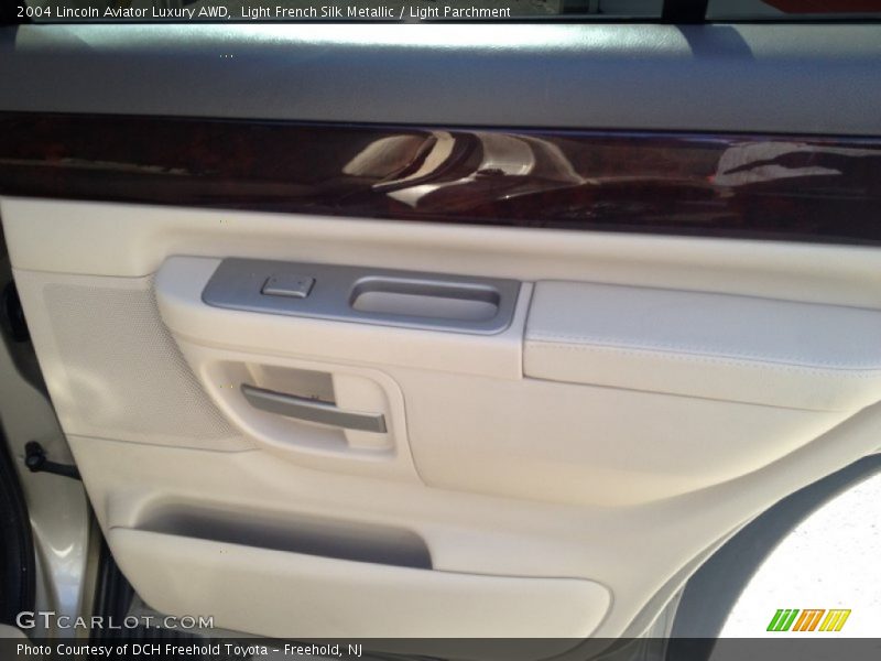 Light French Silk Metallic / Light Parchment 2004 Lincoln Aviator Luxury AWD