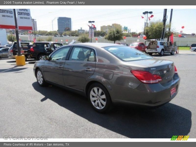 Phantom Gray Pearl / Ivory 2006 Toyota Avalon Limited