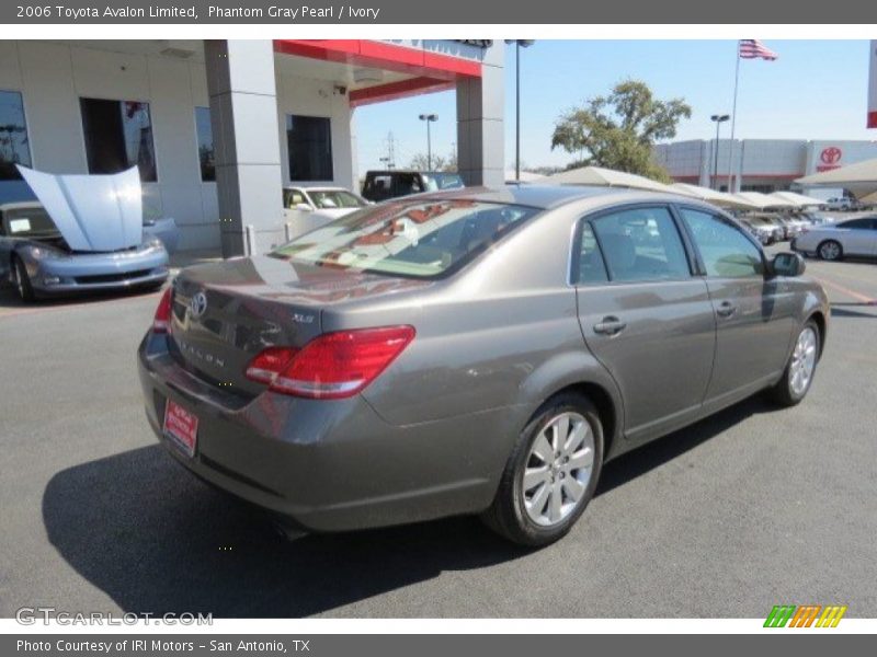 Phantom Gray Pearl / Ivory 2006 Toyota Avalon Limited