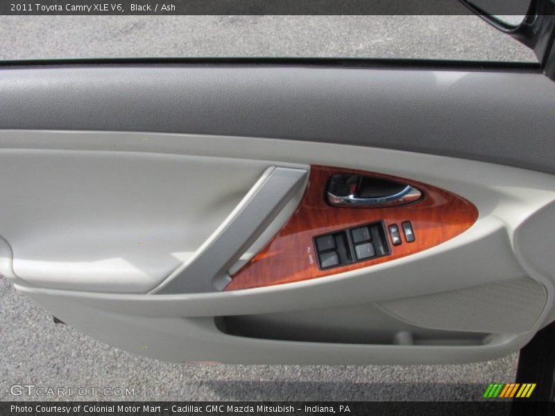 Black / Ash 2011 Toyota Camry XLE V6