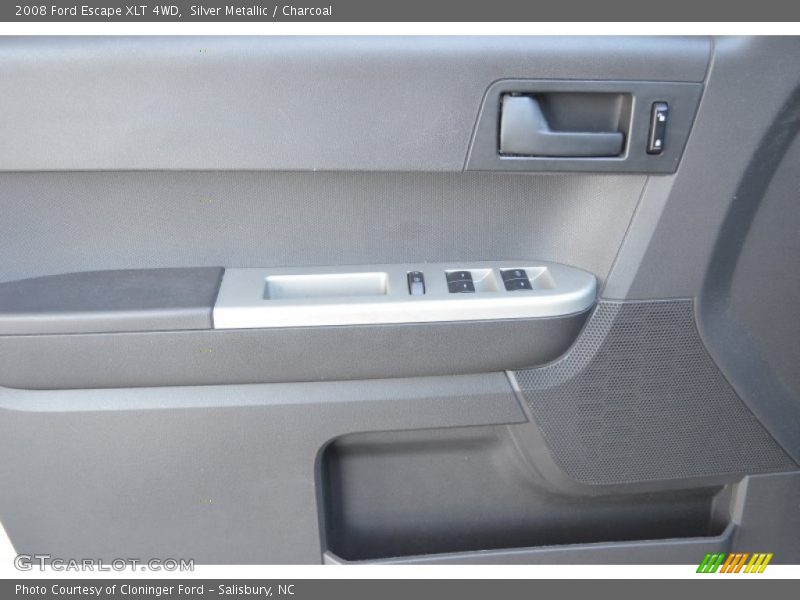 Silver Metallic / Charcoal 2008 Ford Escape XLT 4WD