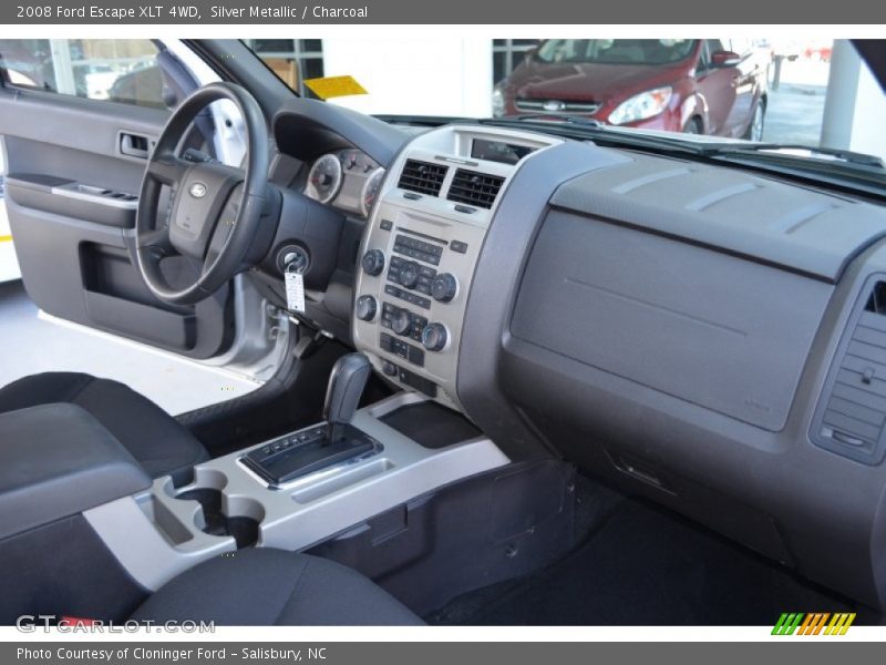 Silver Metallic / Charcoal 2008 Ford Escape XLT 4WD