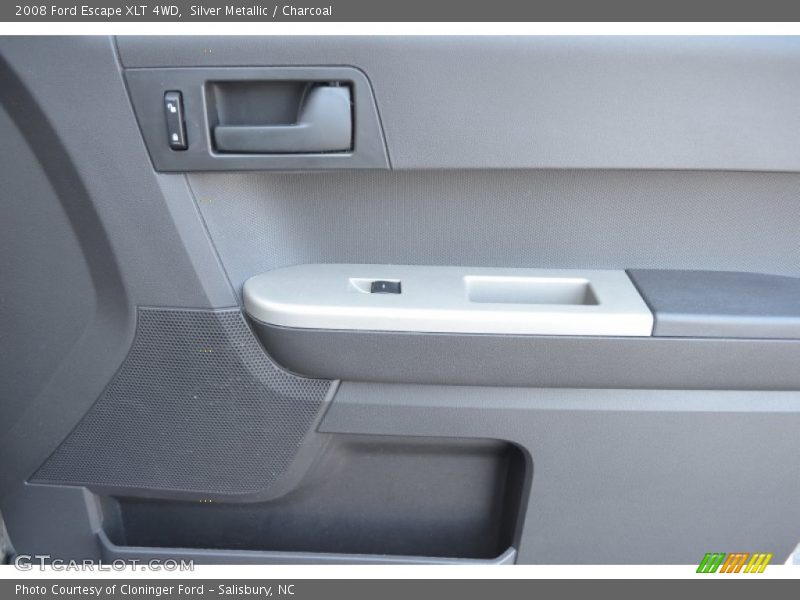 Silver Metallic / Charcoal 2008 Ford Escape XLT 4WD