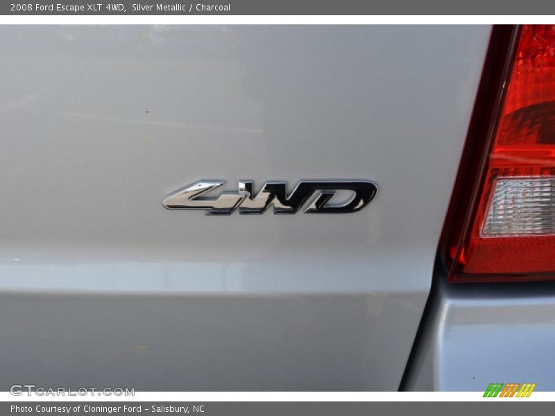 Silver Metallic / Charcoal 2008 Ford Escape XLT 4WD