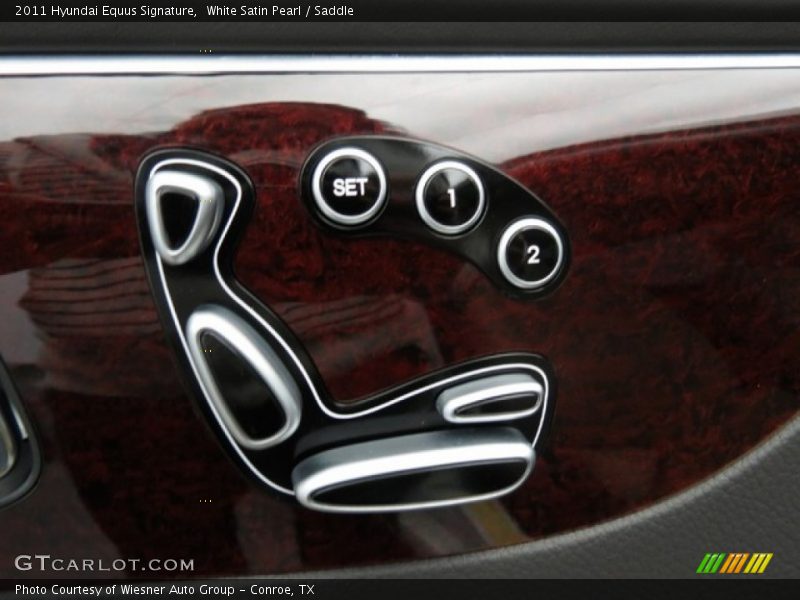 Controls of 2011 Equus Signature