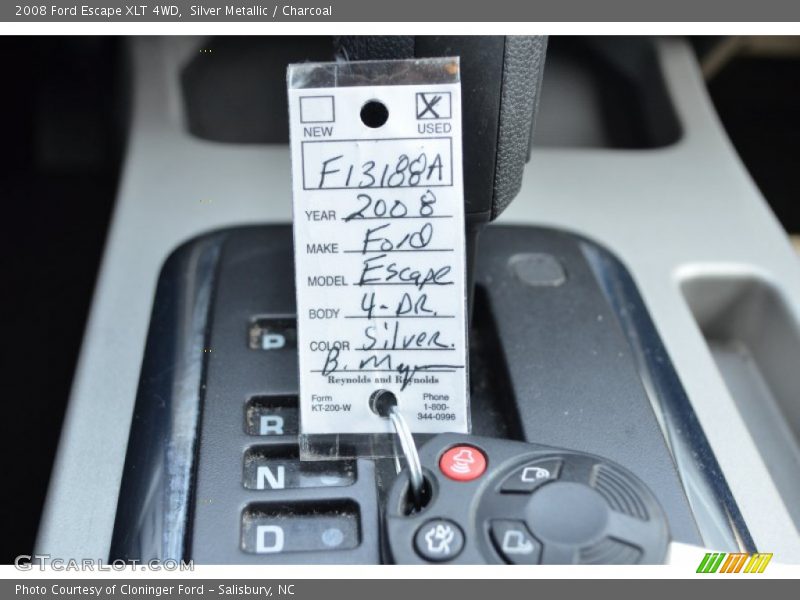 Silver Metallic / Charcoal 2008 Ford Escape XLT 4WD