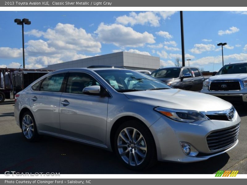 Classic Silver Metallic / Light Gray 2013 Toyota Avalon XLE