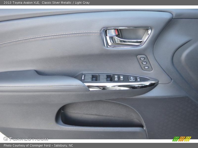 Classic Silver Metallic / Light Gray 2013 Toyota Avalon XLE