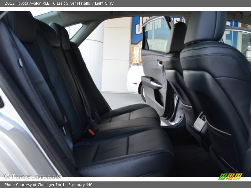 Classic Silver Metallic / Light Gray 2013 Toyota Avalon XLE
