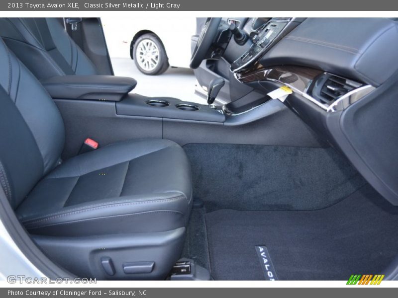 Classic Silver Metallic / Light Gray 2013 Toyota Avalon XLE
