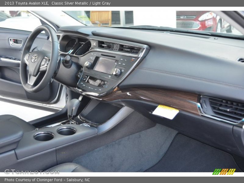 Classic Silver Metallic / Light Gray 2013 Toyota Avalon XLE