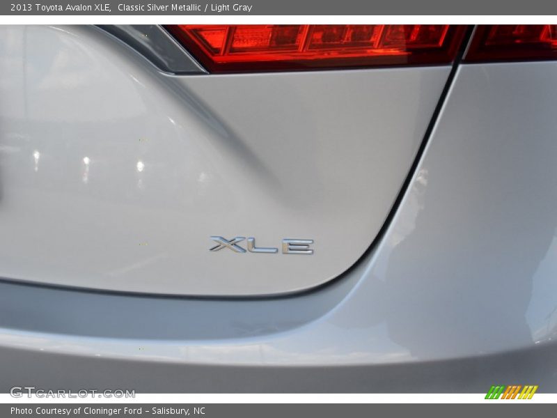 Classic Silver Metallic / Light Gray 2013 Toyota Avalon XLE
